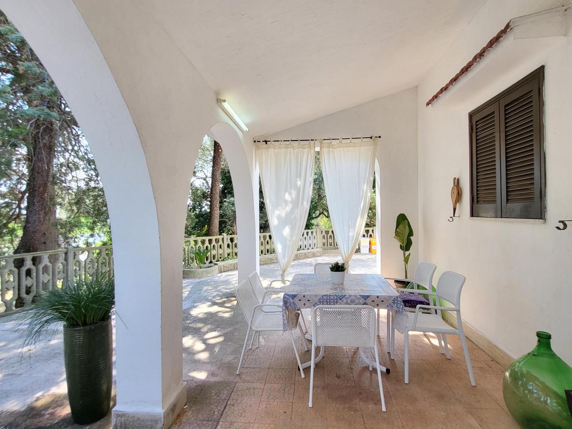 Isabella - * Ostuni